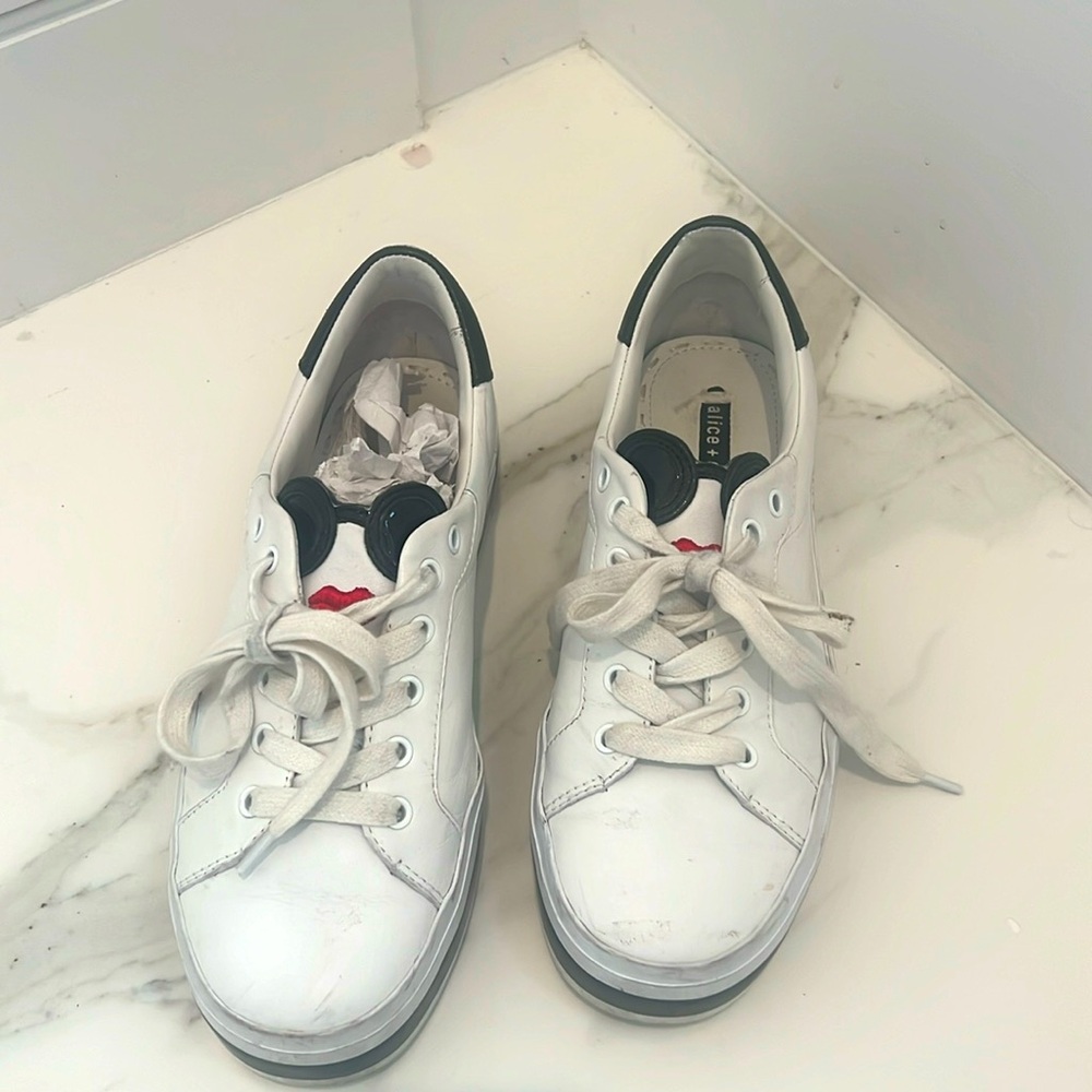 Alice and Olivia logo white sneakers size 7 1/2